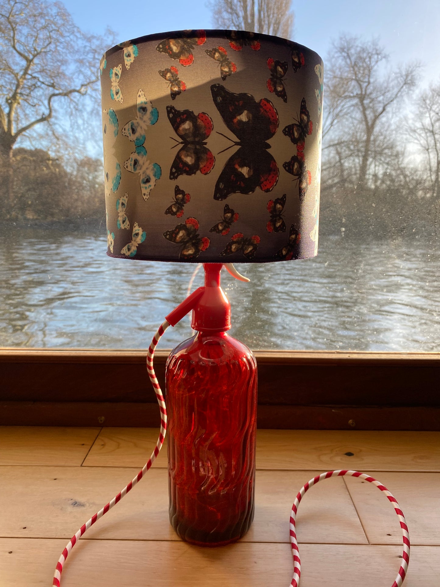 Soda Syphon Lamp Red